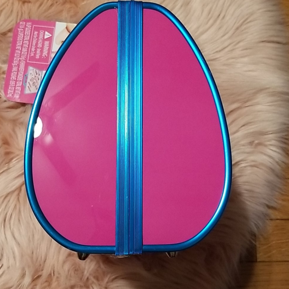 Barbie Travel Case + Inside Surprises - Picture 5 of 8
